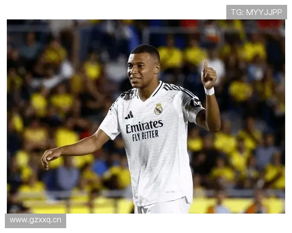 特罗萨德边锋转中锋的角色转型逻辑解析 特罗萨德边锋转中锋的角色转型逻辑解析