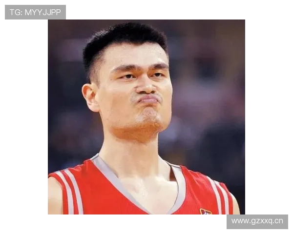 姚明退役后住上海老洋房，早餐吃俩煎饼还被老婆管零花钱